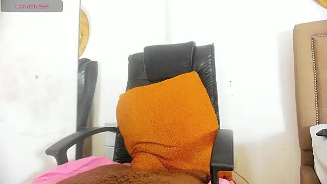 Show de Adara_Ferrara na webcam