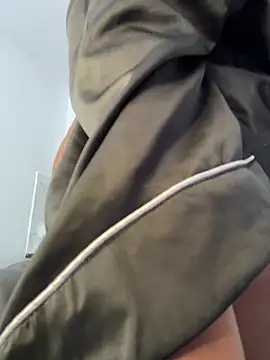 Yung-Missy Adlı Modelin Canlı XXX Sohbeti