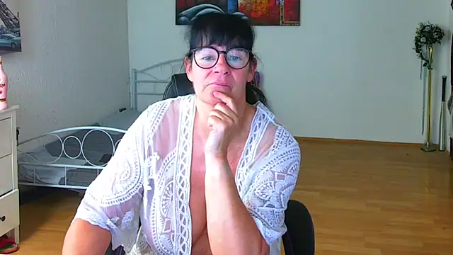 Sylly's Live XXX Chat