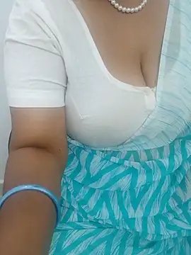 Pokazy przed kamerką – Tamil_aishu09