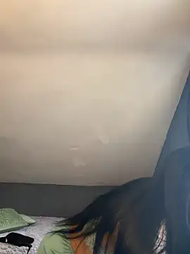 Saskia_xx Show in webcam