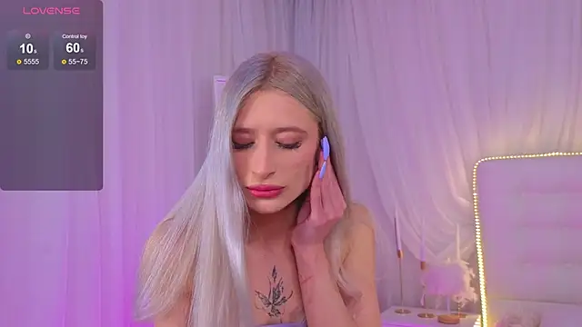 Chat +18 de Monica_Leen ao vivo