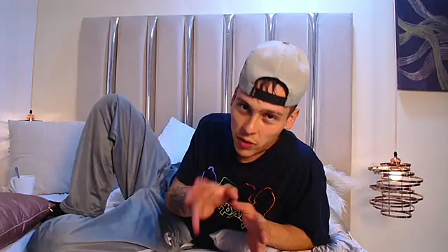 Chatroom XXX en direct de Ethan_Wolfe