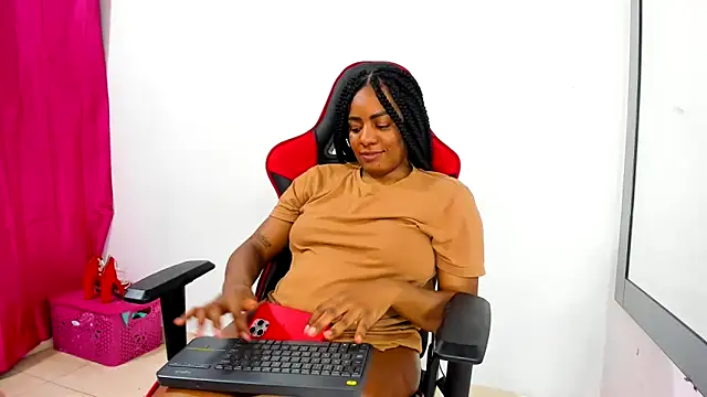 Pamela_noah22 Adlı Modelin Canlı XXX Sohbeti