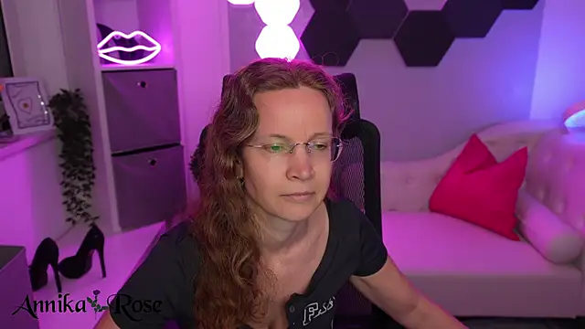 Chatroom XXX en direct de AnnikaRose