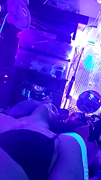 gurlnips élő XXX-chatje