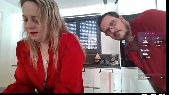 แชท XXX สดของ Miss-Chupagirly