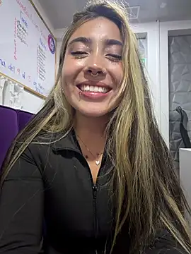 ManuelaVeeleez Show Webcam