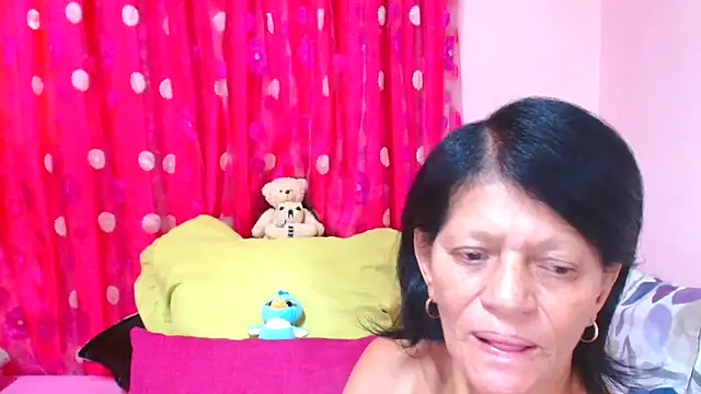 Chat +18 de SLUTTYROXY ao vivo