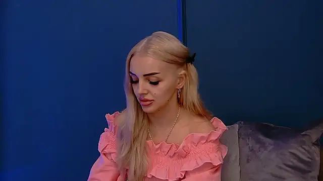 Show modela DeeaVIP na web-kameri