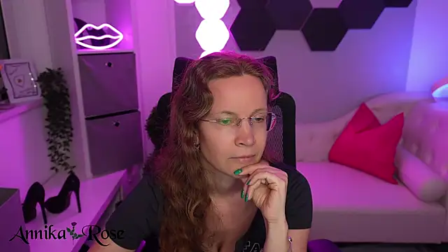 แชท XXX สดของ AnnikaRose