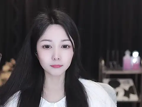 Nuyoah-77 Chat XXX in diretta