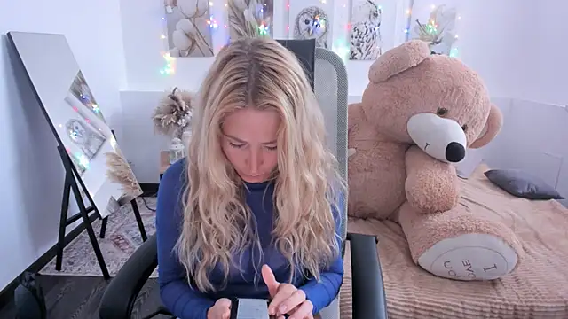 AstraMonroeのライブXXXチャット