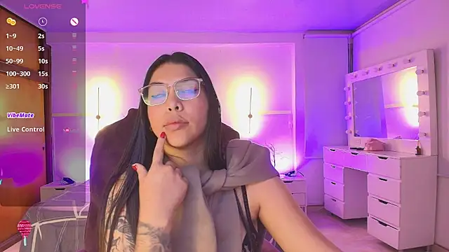 kloe28のライブXXXチャット