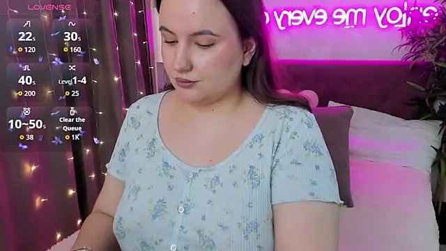 FeralPeach élő XXX-chatje