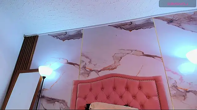 AlyaThompson live XXX chat