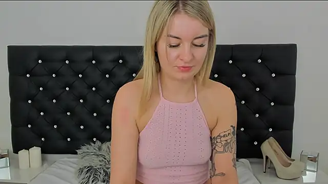 LenaHorny live XXX chat