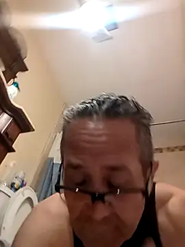 bobby69cock: онлайн-секс-чат