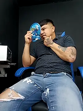 DickMasterfindom's Live XXX Chat