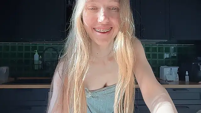 solar_bella Adlı Modelin Canlı XXX Sohbeti