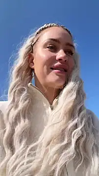 دردشة KikiWatson الجنسية المباشرة