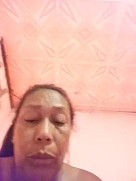 Ruby-Hot-Milf: онлайн-секс-чат