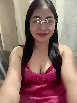 Caniroom_bia élő XXX-chatje