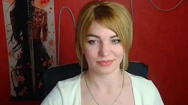 CuttieEmma Adlı Modelin Canlı XXX Sohbeti