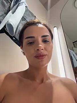 NaughtyChloeee: онлайн-секс-чат