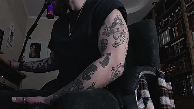 Show modela FindomJason na web-kameri