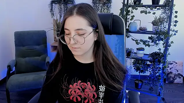 VirtuallVoyant live XXX chat