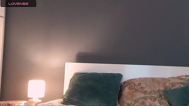 itsyourlady's Live XXX Chat