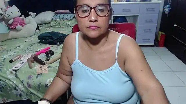 pervert_mommy_'s Webcam Show