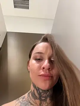 KishaMur's Live XXX Chat