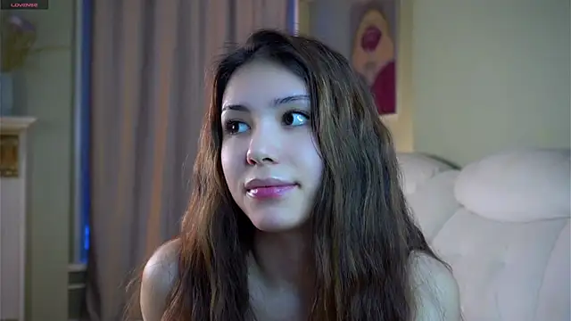 SulemaNeugin: онлайн-секс-чат