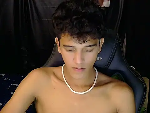 hugekenbigcock's Webcam Show