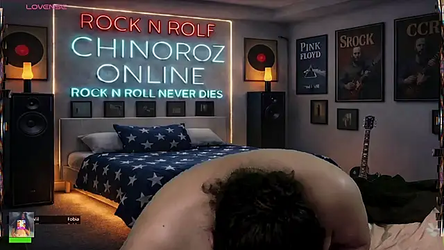 Show modela chino_roz na web-kameri