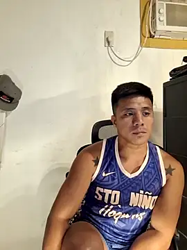 Felix_Asher: διαδικτυακό σόου στην κάμερα