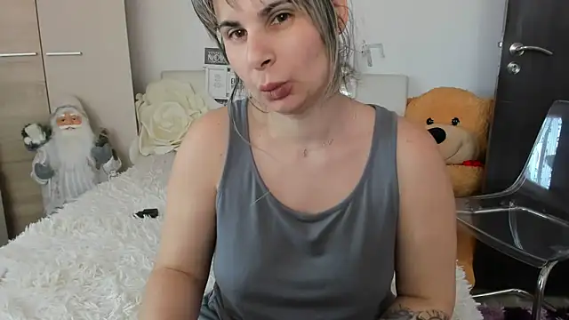 sweetemy4u Adlı Modelin Canlı XXX Sohbeti