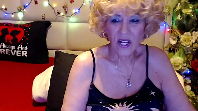 HappyWomanOnのライブXXXチャット