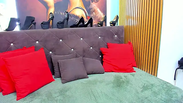 LauraSiin 现场XXX聊天