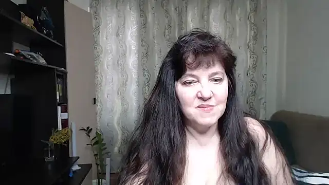 Illusionq Adlı Modelin Canlı XXX Sohbeti