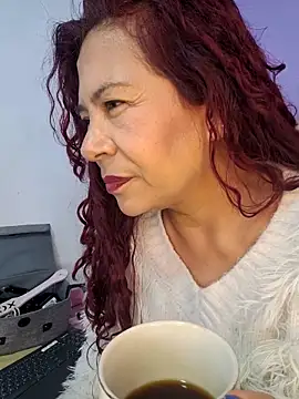 Scarlet_curly8aのライブXXXチャット