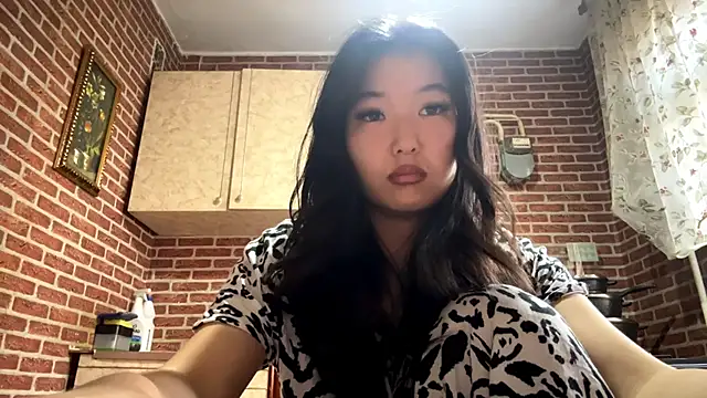 EmmaLeexth Adlı Modelin Canlı XXX Sohbeti