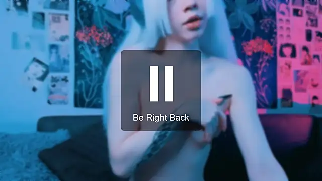 PeacchyPawss Adlı Modelin Canlı XXX Sohbeti