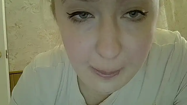 Онлайн чат XXX CurvyWild_Lady30