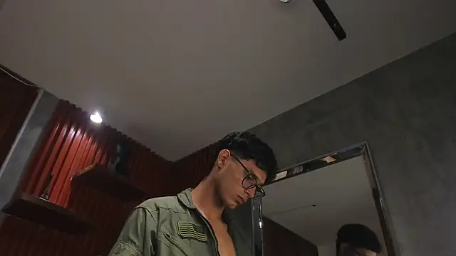 ban_sonder's Live XXX Chat