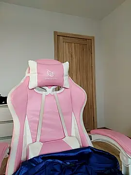 XXX chat uživo modela Kat__boobs