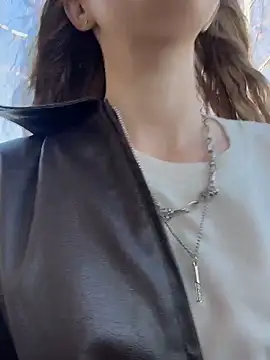 MilaMoone: онлайн-секс-чат