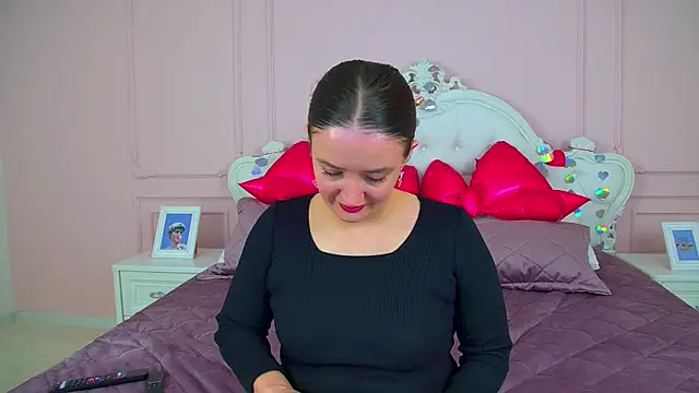 Chatroom XXX en direct de ElinaBellucci